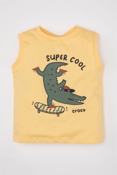 تيشيرت كت قصة عادية بدون كم برقبة مستديرة