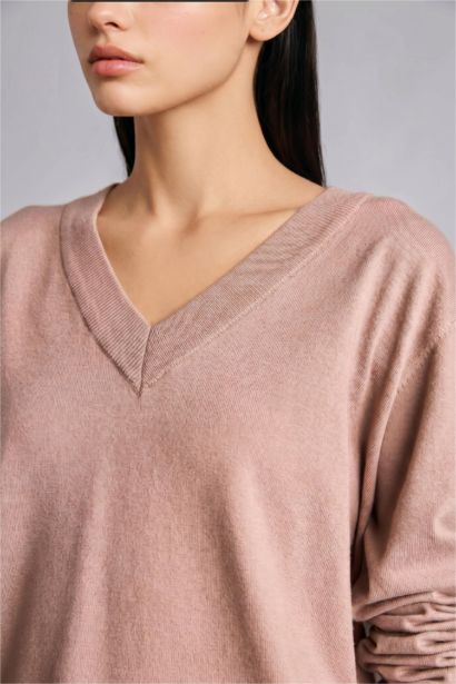 Relax Fit V-Neck Beige Pullover