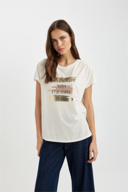 تيشيرت نص ردن مطبوع بياخة مستديرة