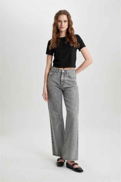 تيشيرت نص كم سليم فيت بياقة مستديرة