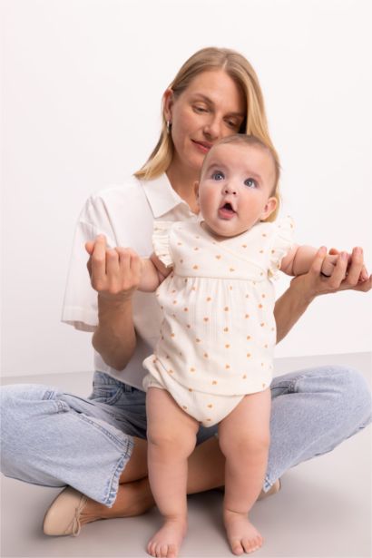 Kız Bebek 2'li Takım Kalp Desenli Kısa Kollu Tişört Beli Lastikli Külot