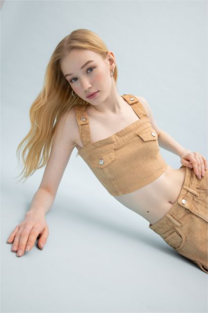 Gabardine Sleeveless Blouse