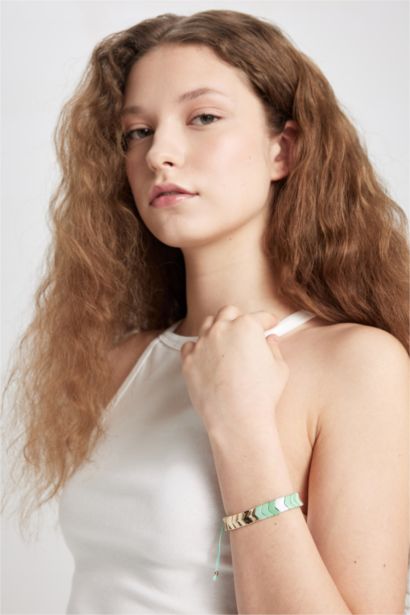 Woman Green String Gold Bracelet