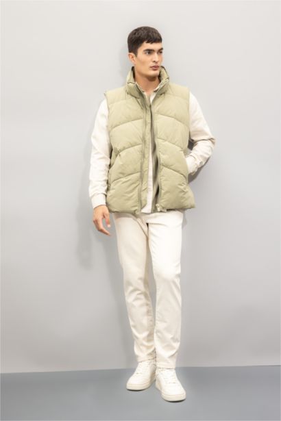 Dik Yaka Kapitone Fermuarlı Cepli Şişme Yelek