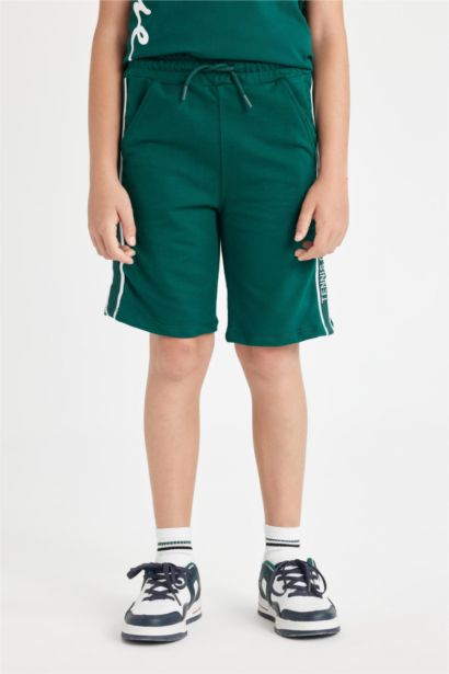 شورت ولادي قصة عادية