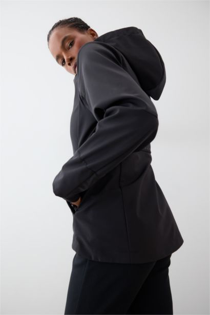 Su İtici Slim Fit Kapüşonlu Mevsimlik Yağmurluk