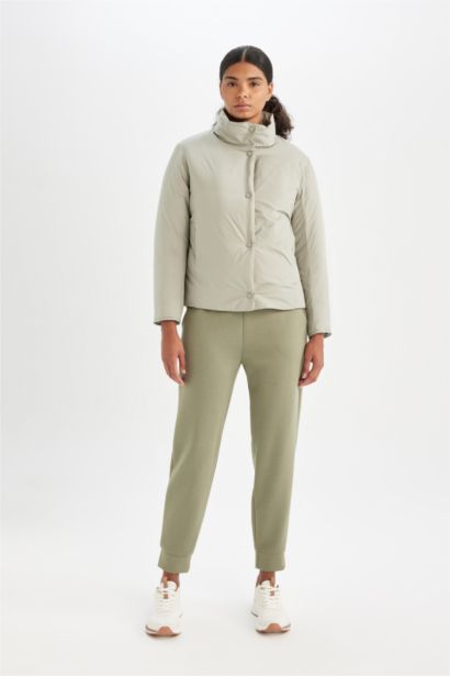 جاكيت خفيف قصة عادية مقاوم للماء