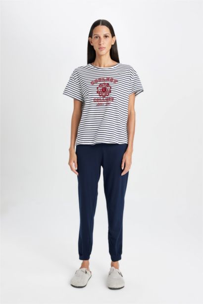 طقم بيجاما مخطط قصة عادية نص كم - قطعتين