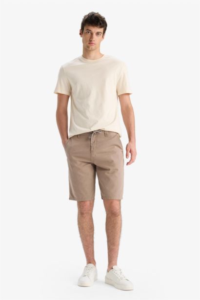 شورت برمودا قصة عادية عادي