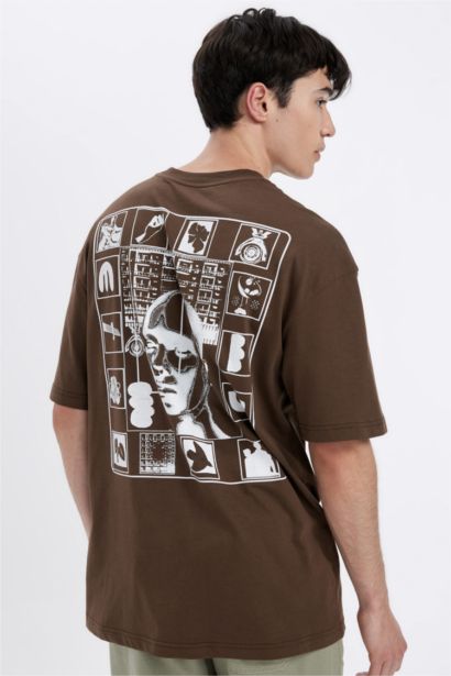 Comfort Regular Fit Rahat Kalıp Bisiklet Yaka Sırt Baskılı Kısa Kollu Tişört