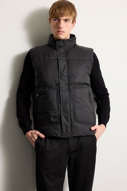Regular Fit Stand Collar Zippered Inside Pocket Waterproof Puffer Vest
