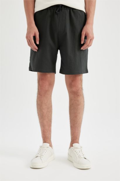 شورت عادي بقصة عادية