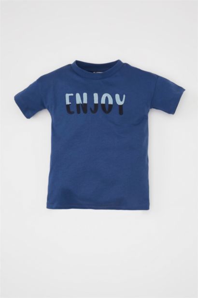 تيشيرت ولادي نص كم بطبعة شعار قصة عادية