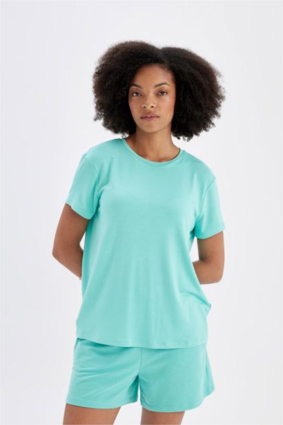 شورت قصير اوفر سايز من DeFactoFit