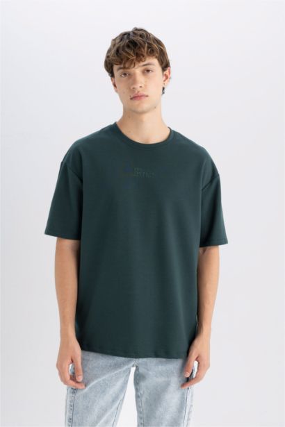 Футболка комфортного кроя с принтом