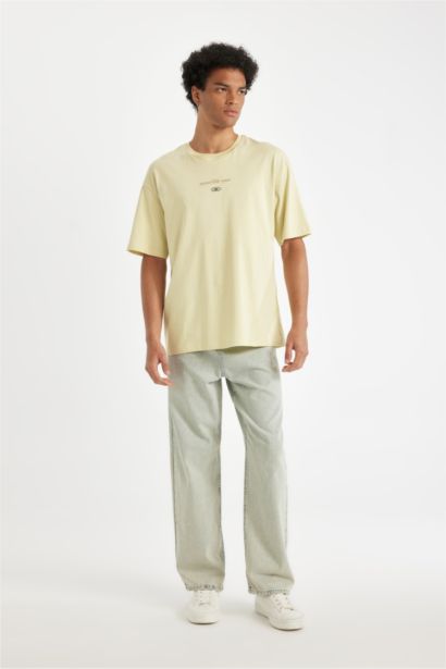 %100 Pamuk Comfort Regular Fit Rahat Kesim Bisiklet Yaka Sırt Baskılı Kısa Kollu Tişört