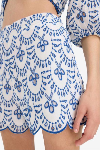 لبس بحر مطرز قصة عادية من Fall in Love