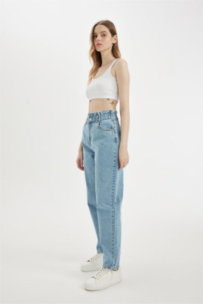 Jean paperbag taille haute à jambes courtes  à effet délavé