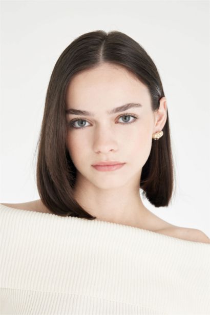 Woman Heart Detailed Gold Earrings