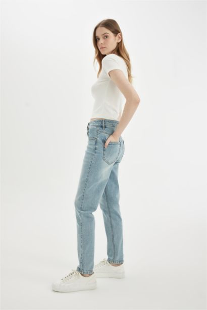 Comfort Mom High Waist Ankle Length Washed Jeans
