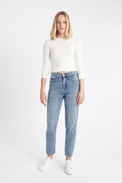 بنطلون جينز موم فيت بخصر عالي