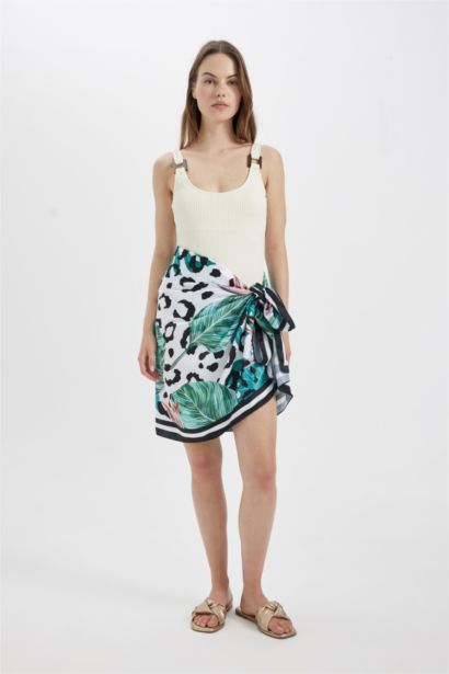 Woman Zebra Patterned Long Beach Skirt