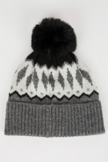Woman Jacquard Pompom Beanie