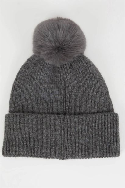 Woman Pompom Beanie