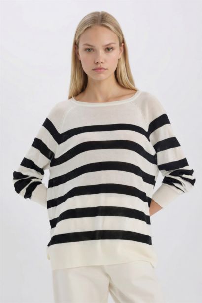 Regular Fit Kayık Yaka Çizgili Triko Kazak