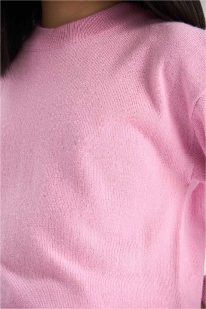 Girl Standard Fit Crew Neck Knit Pullover