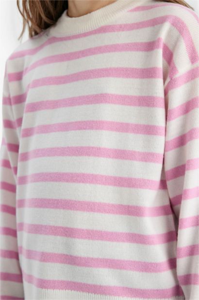 Girl Standard Fit Crew Neck Striped Pullover