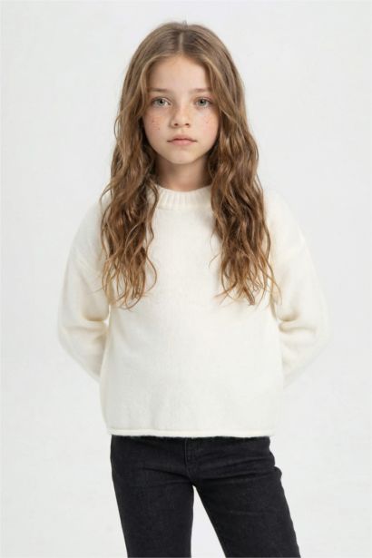 بلوفر بناتي قصة عادية برقبة مستديرة