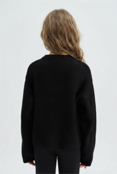 بلوز تريكو بناتي قصة عادية بياخة مستديرة