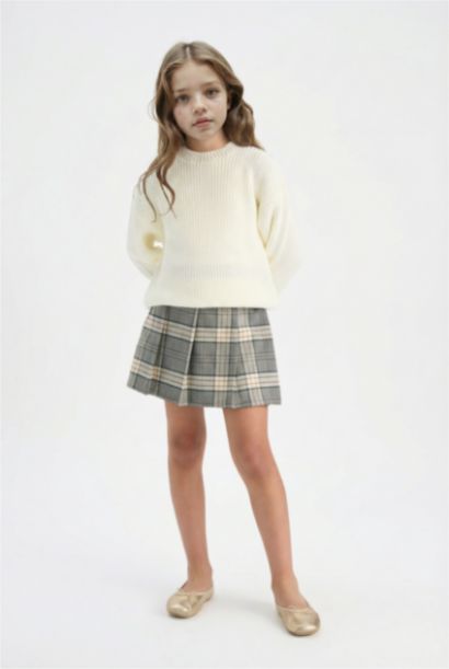 Girl Standard Fit Crew Neck Knit Pullover