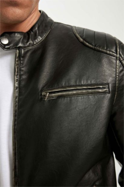 Siyah Slim Fit Dar Kesim Dik Yaka Fermuarlı Dört Cepli Astarlı Mevsimlik Hafif İnce Suni Deri Mont Ceket