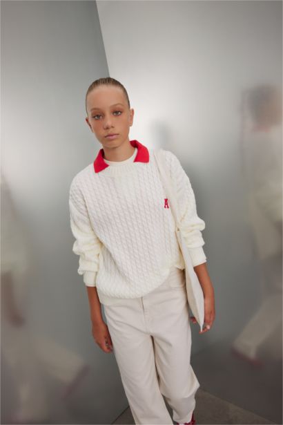 Girl Standard Fit Crew Neck Knitted Pullover