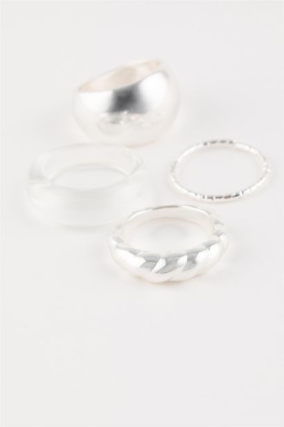 Woman 4 Piece Silver Rings