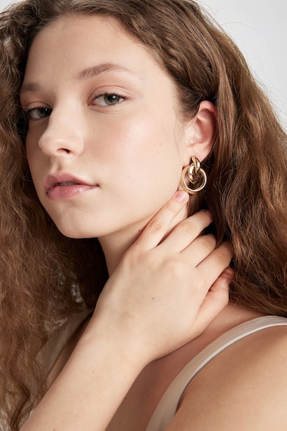 Woman Hoop Gold Earrings
