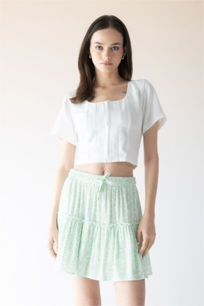 بلوزة نص كم سليم فيت برقبة مربعة