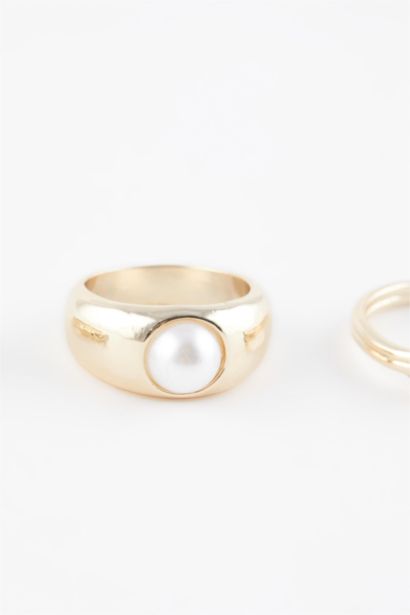 Woman 3 Piece Gold Rings