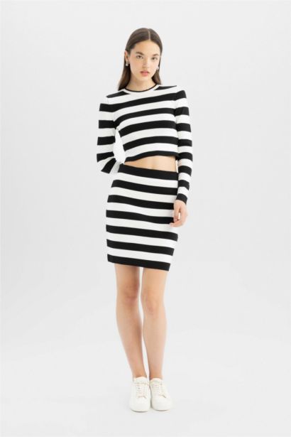 Mini-jupe en maille slim à rayures et taille élastique