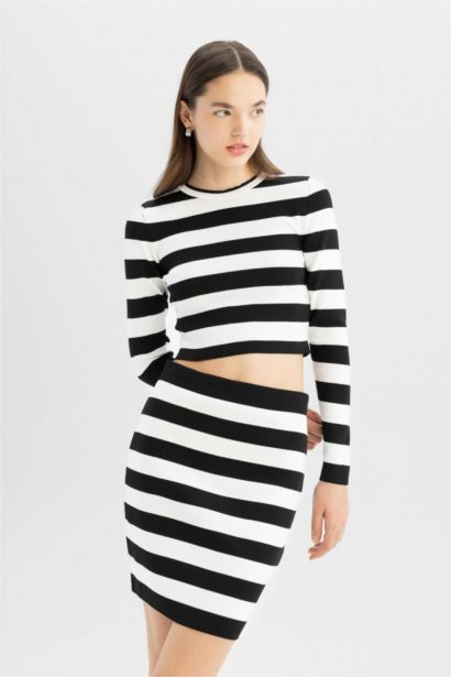 Mini-jupe en maille slim à rayures et taille élastique