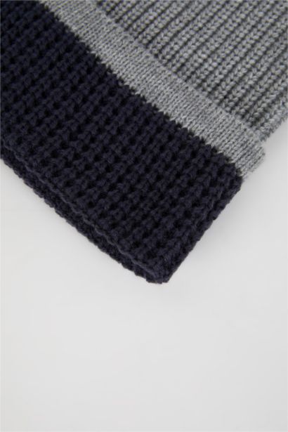 Man Striped Beanie
