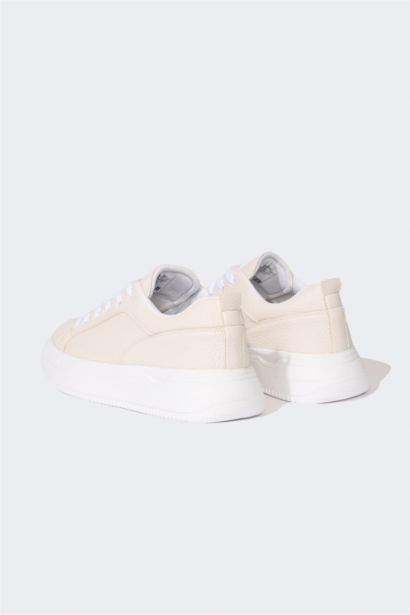 سنيكرز جلد صناعي