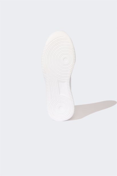 سنيكرز جلد صناعي