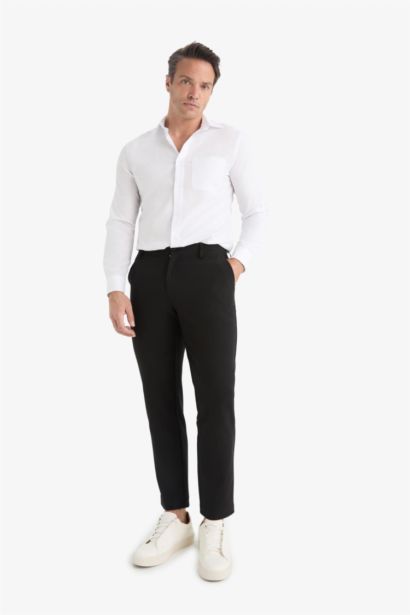 Брюки Tailored Fit с прямыми штанинами, которые тянутся в любом направлении