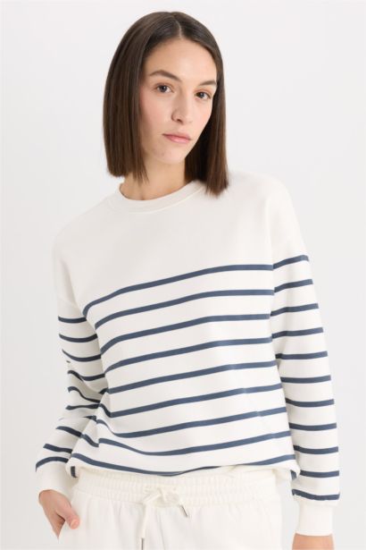 релакс пішімі негізгі дөңгелек жаға Свитер