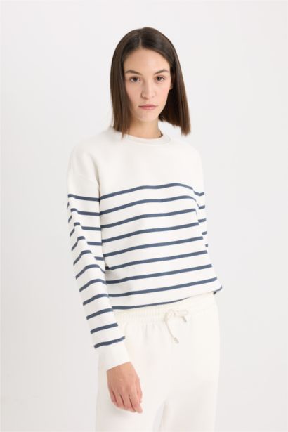 релакс пішімі негізгі дөңгелек жаға Свитер