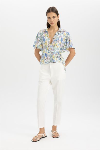 Fitted Kruvaze Yaka Çiçekli Maroken Kısa Kollu Bluz