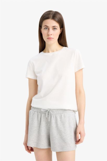 شورت قصة عادية بيزك بخصر عادي